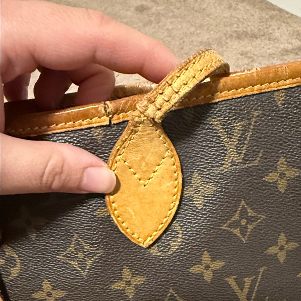 Louis Vuitton Classic Monogram Neverfull - Picture 7 of 15